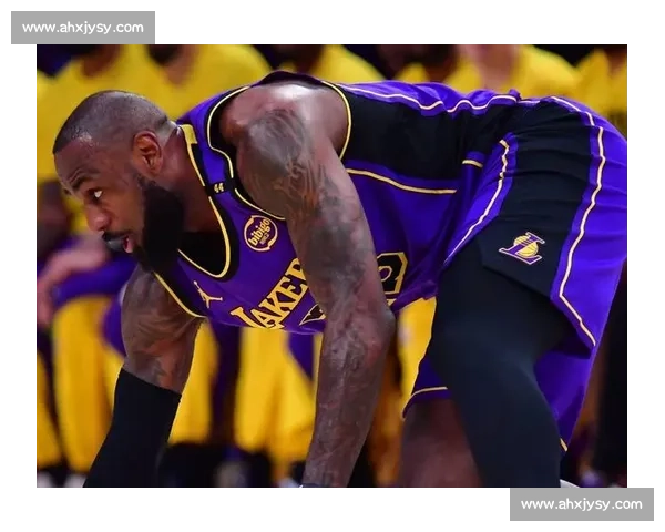 詹姆斯生涯两次替补背后的故事：兄弟情谊与伤病管理的双重见证